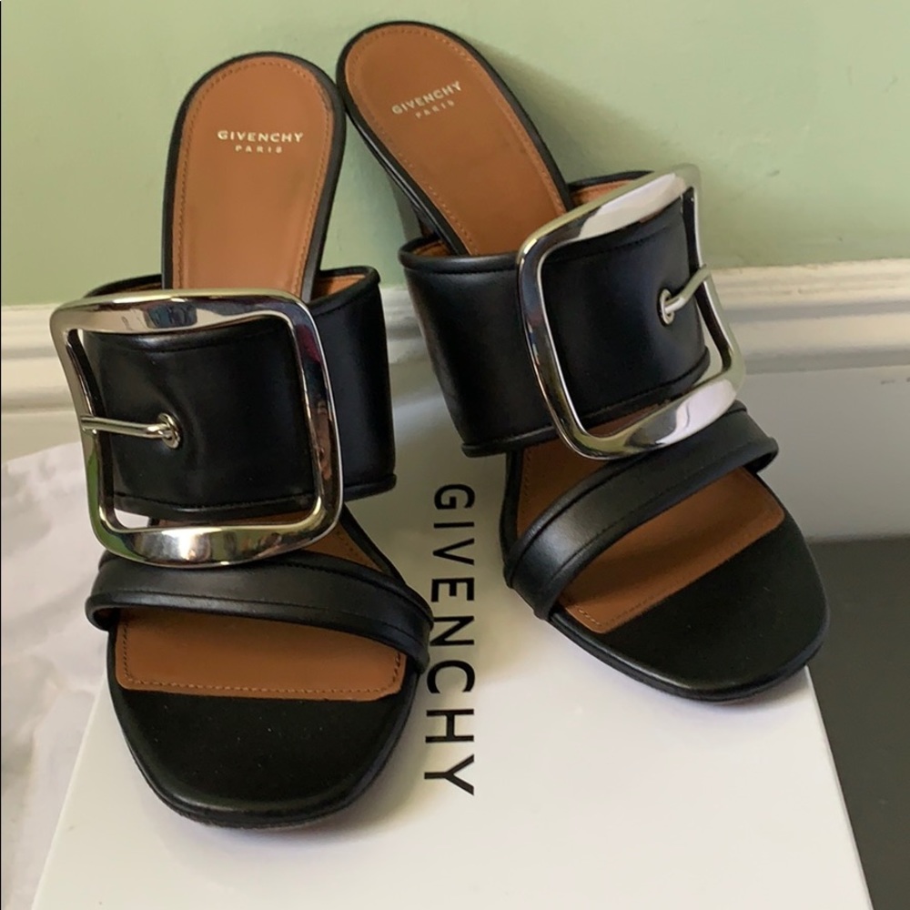 Givenchy mule buckle lookbook noir